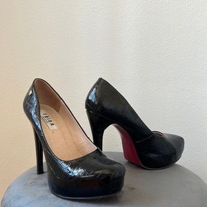 Faux leather Black Pumps